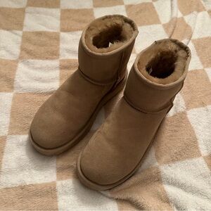 UGG Boot Mini II Mustard Seed